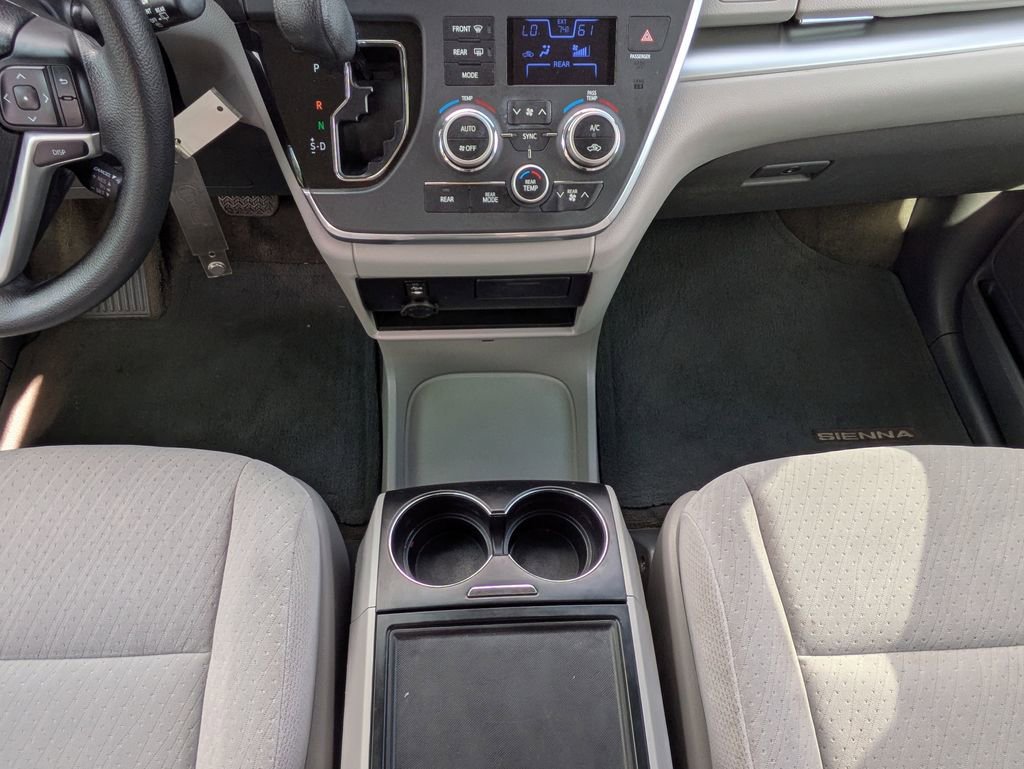 Used 2016 Toyota Sienna LE image 20