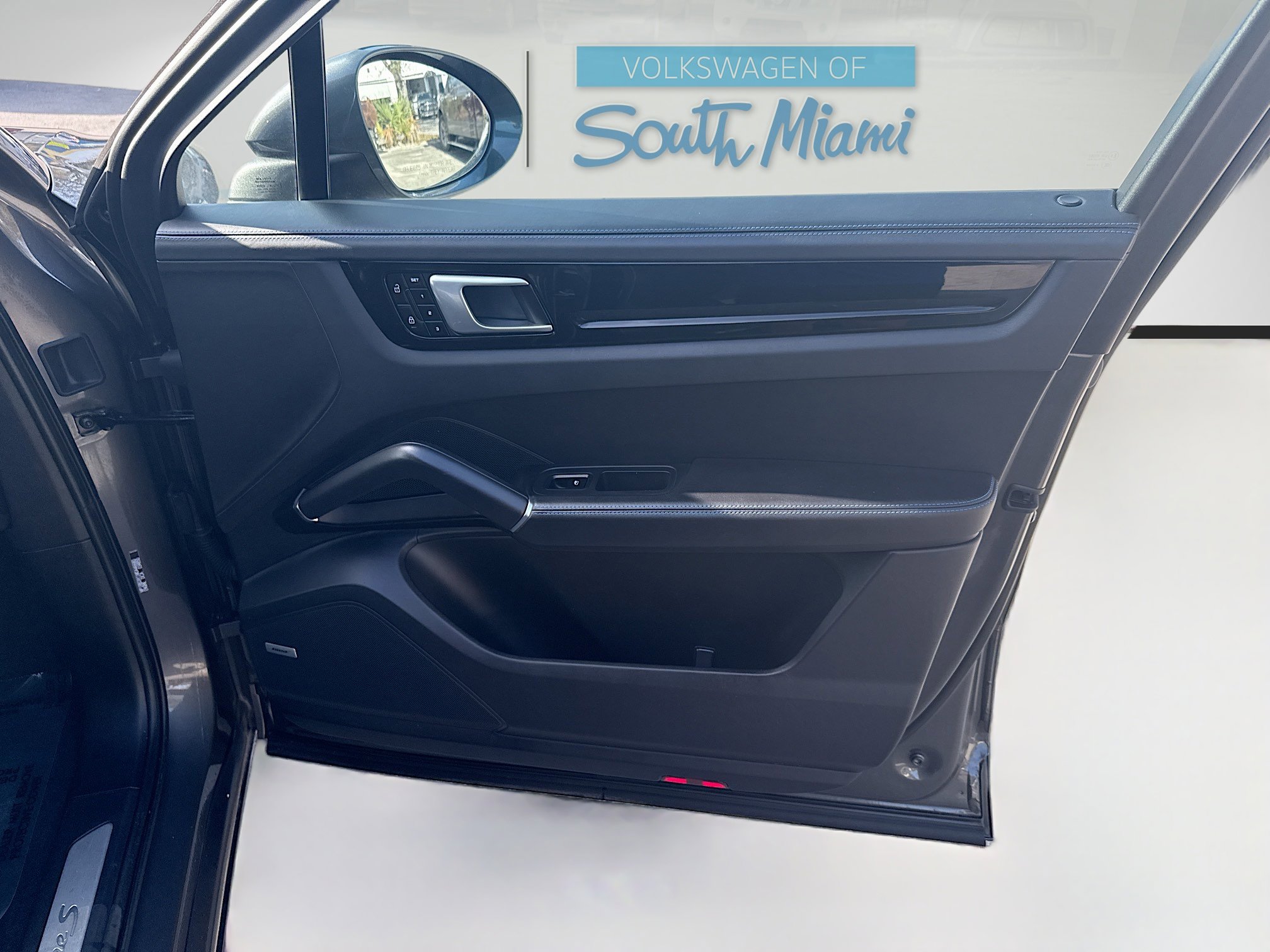 Used 2021 Porsche Cayenne S image 34