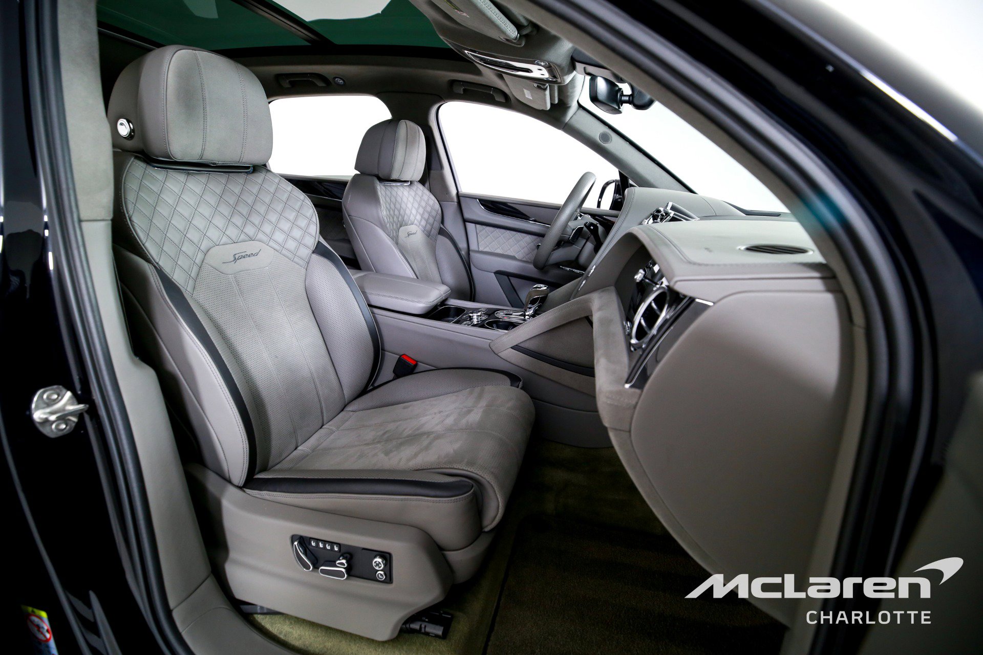 Used 2023 Bentley Bentayga Speed image 28