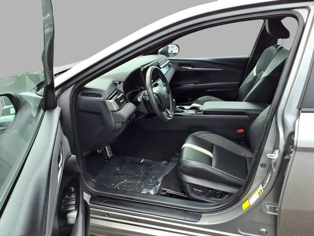 Used 2025 Toyota Camry SE FWD image 20