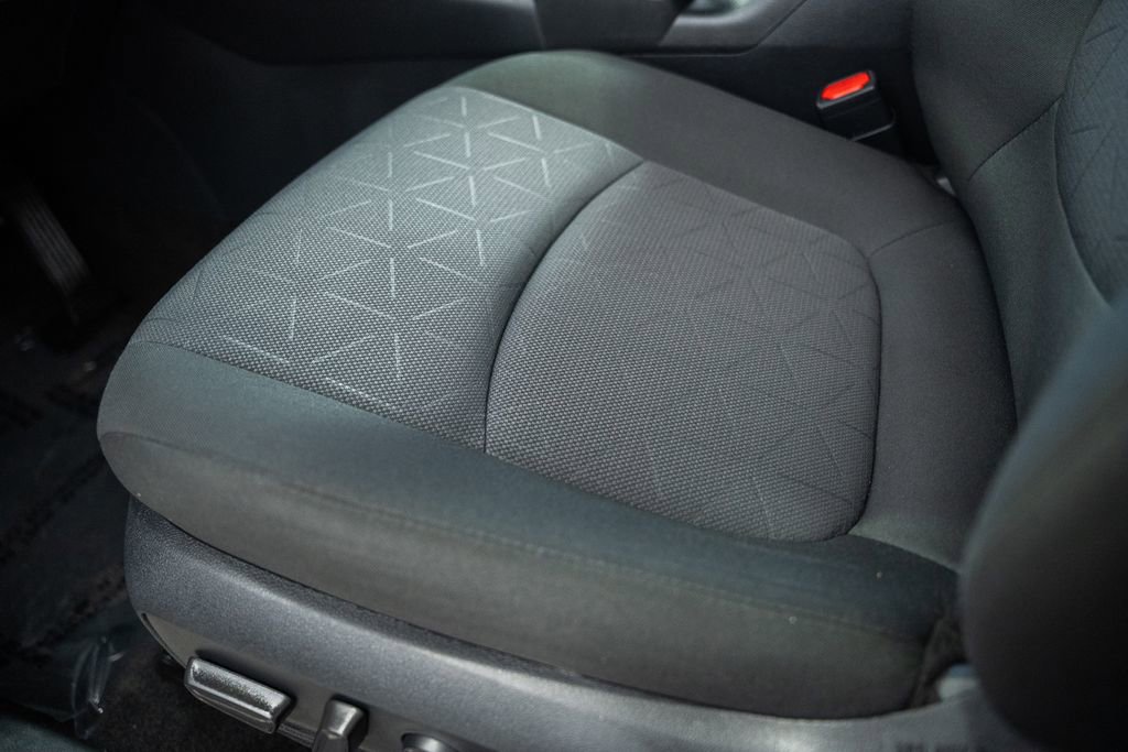 Used 2025 Toyota RAV4 XLE image 29