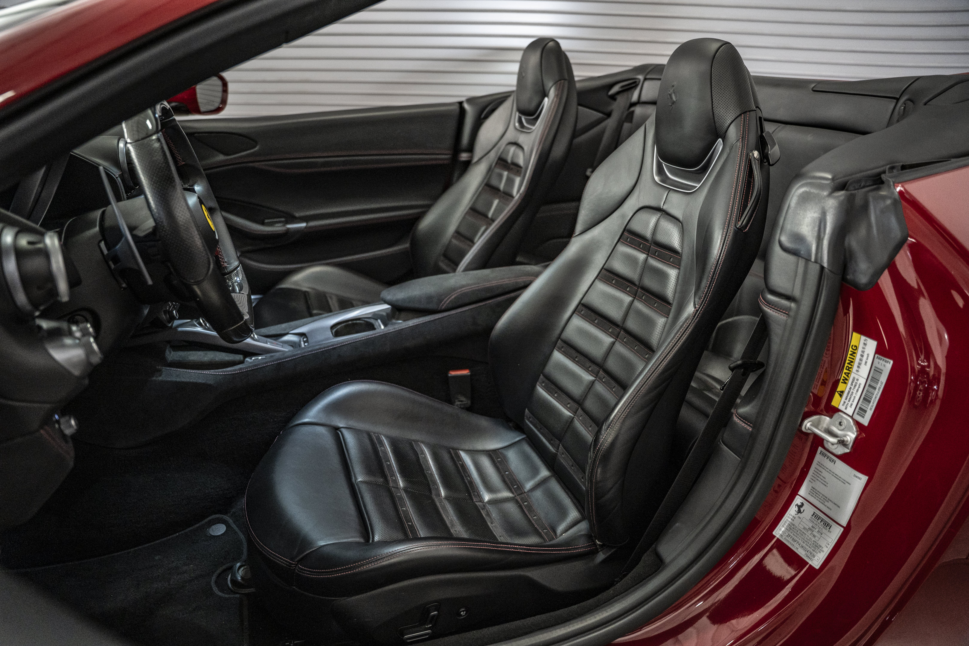 Used 2019 Ferrari Portofino RWD image 21