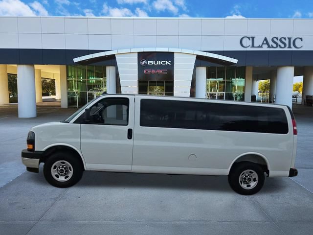 Used 2025 GMC Savana 3500 LT w/ LT Preferred Equipment Group RWD image 4