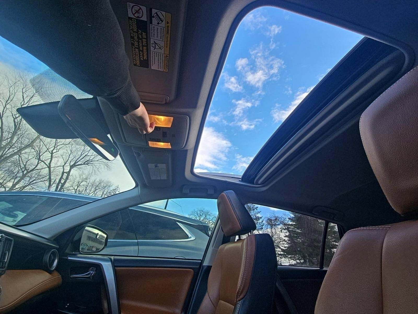 Used 2018 Toyota RAV4 Limited image 40