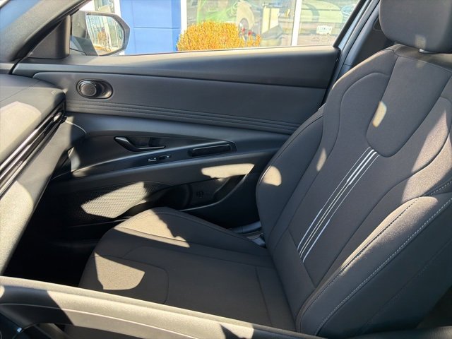 Certified 2025 Hyundai Elantra Sport image 30