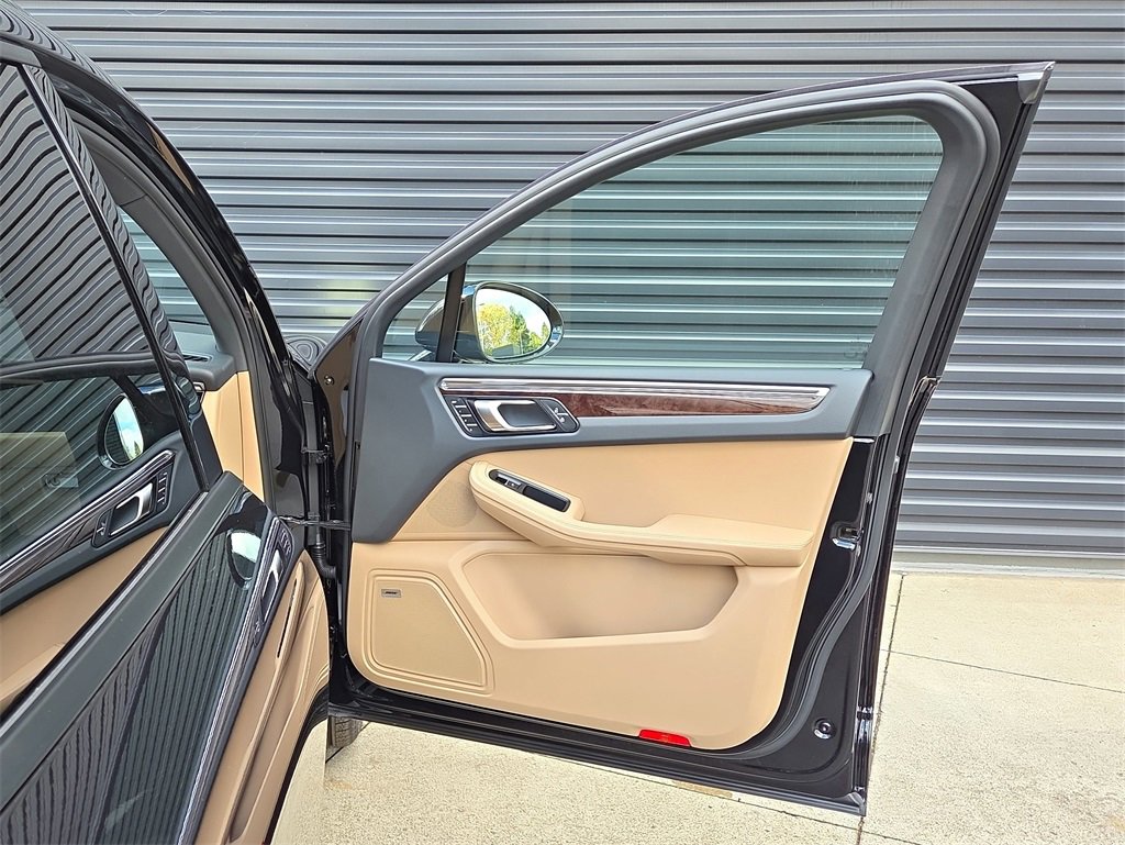 New 2026 Porsche Macan image 20