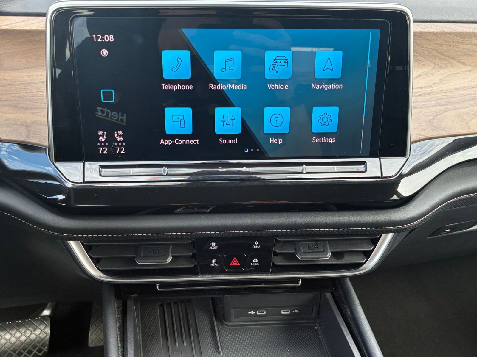 Used 2025 Volkswagen Atlas SE image 17