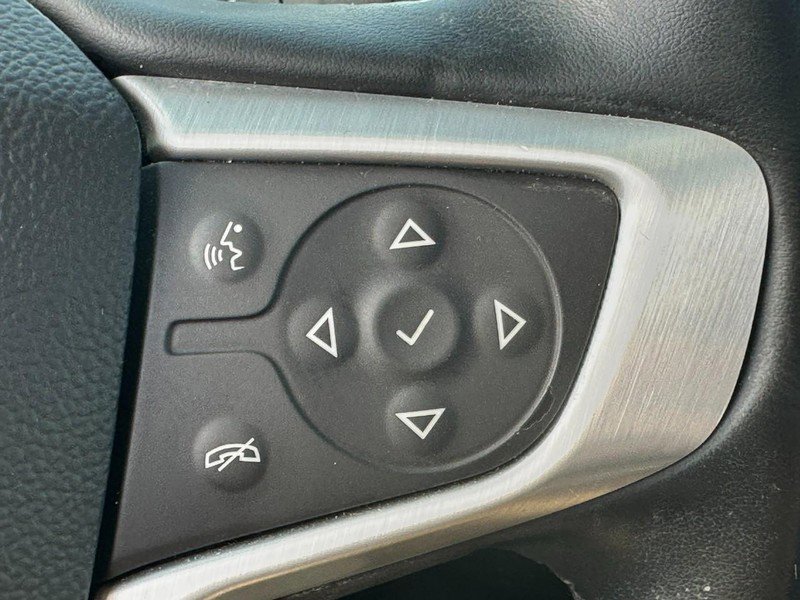 Used 2023 GMC Terrain SLT image 20