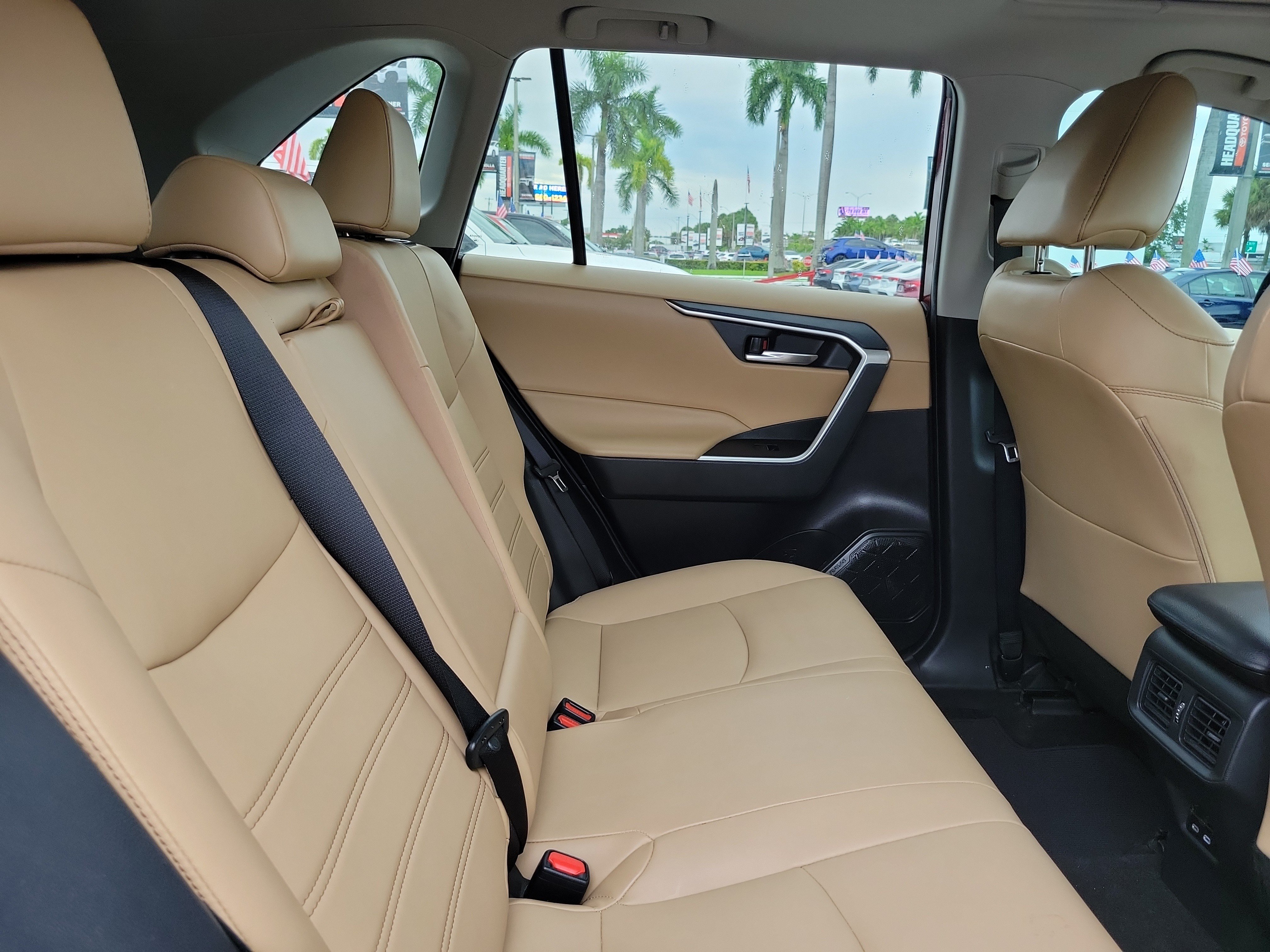 Used 2023 Toyota RAV4 XLE Premium FWD image 15