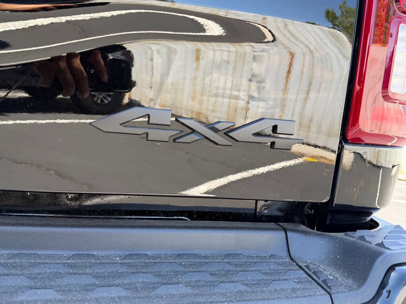 New 2026 RAM 2500 Laramie AWD/4WD image 13