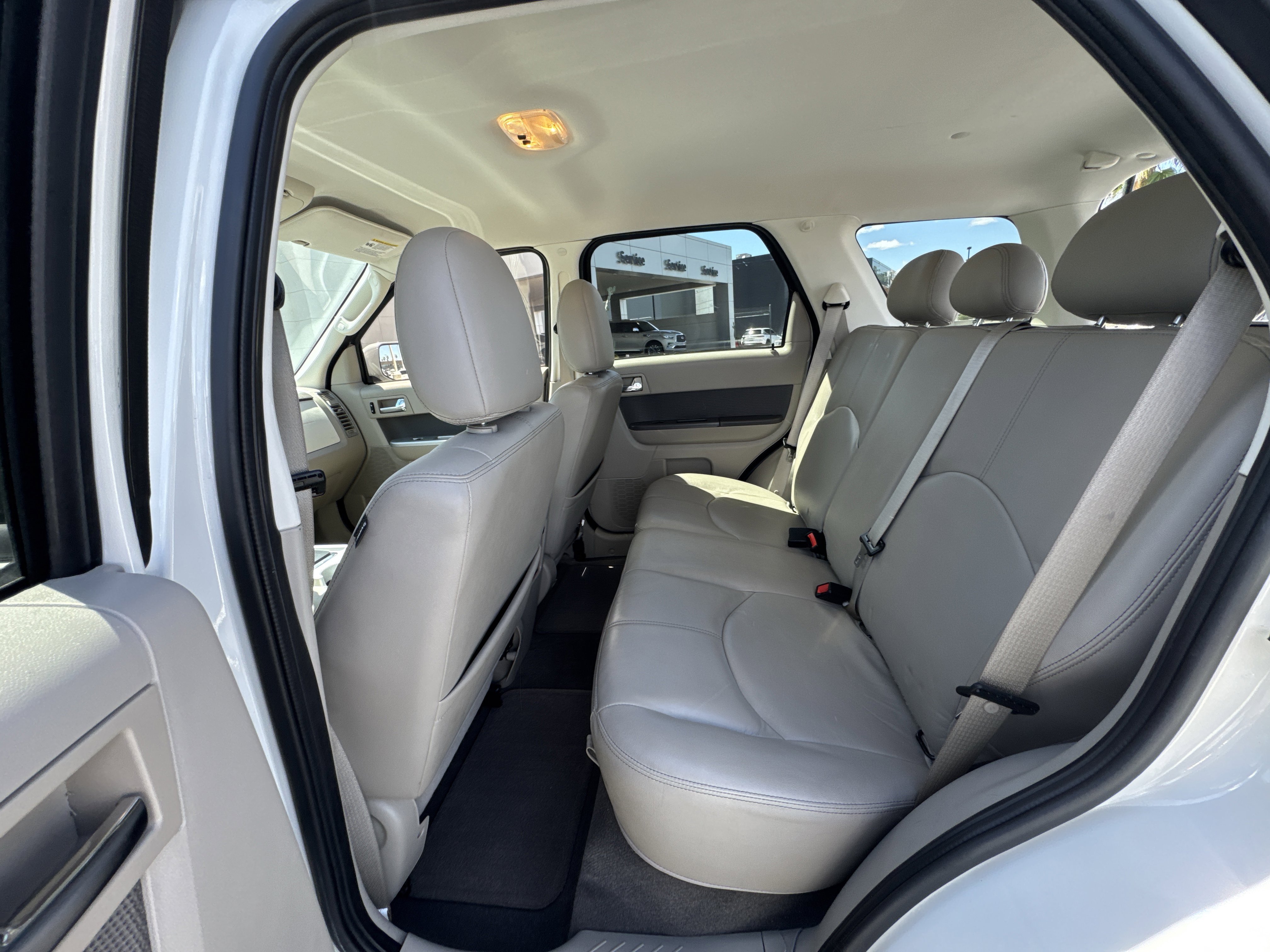 Used 2009 Mercury Mariner Premier image 23