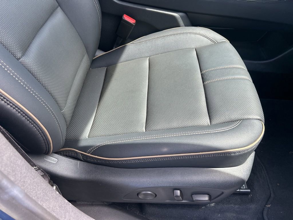 Used 2025 Chevrolet Traverse High Country image 43