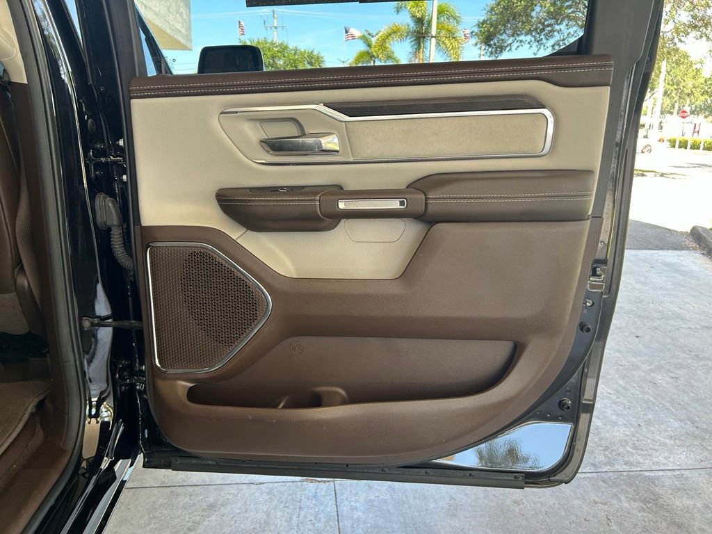 Used 2025 RAM 1500 Laramie AWD/4WD image 35