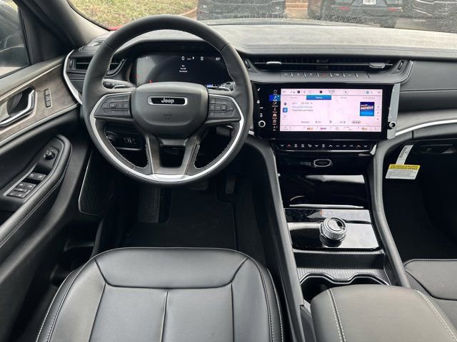 New 2026 Jeep Grand Cherokee Limited w/ Luxury Tech Group II image 25