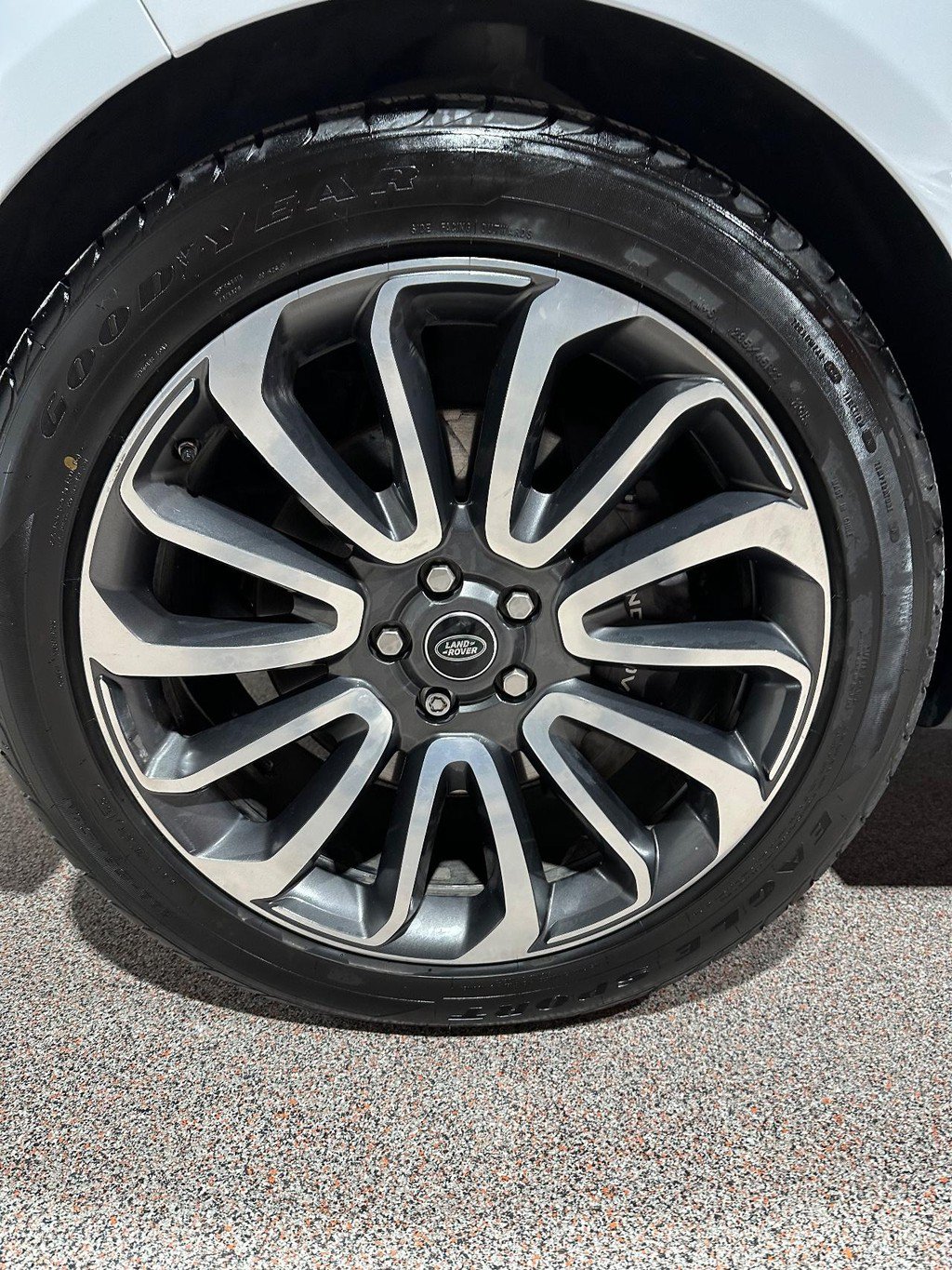 Used 2019 Land Rover Range Rover Long Wheelbase Supercharged AWD/4WD image 6