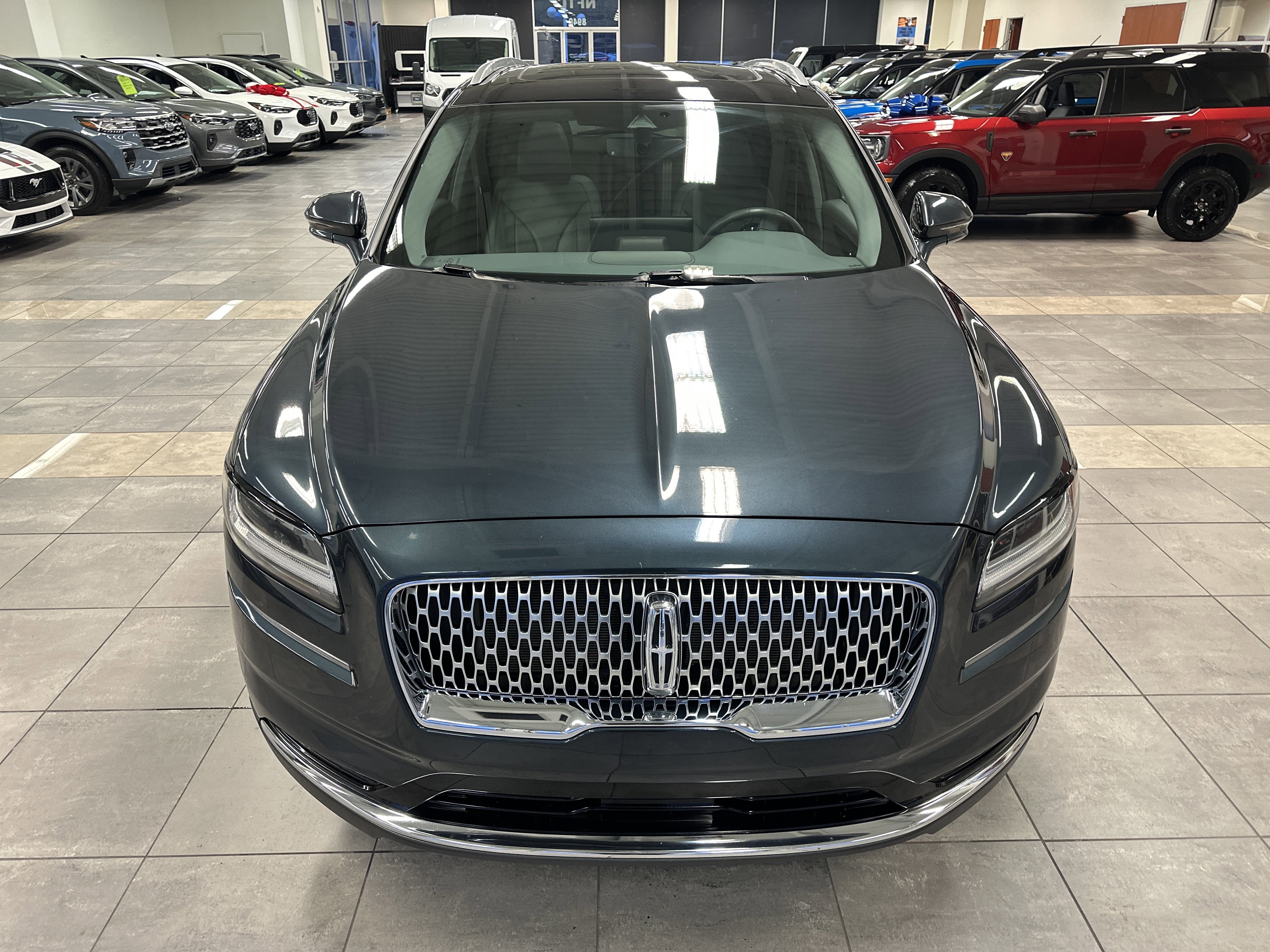 Used 2022 Lincoln Nautilus Reserve w/ Luxury Package image 19