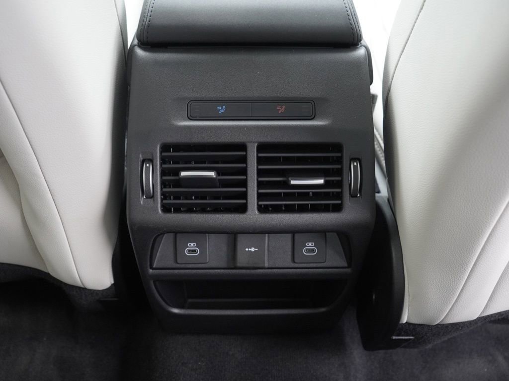 Used 2023 Land Rover Discovery Sport SE AWD/4WD image 23