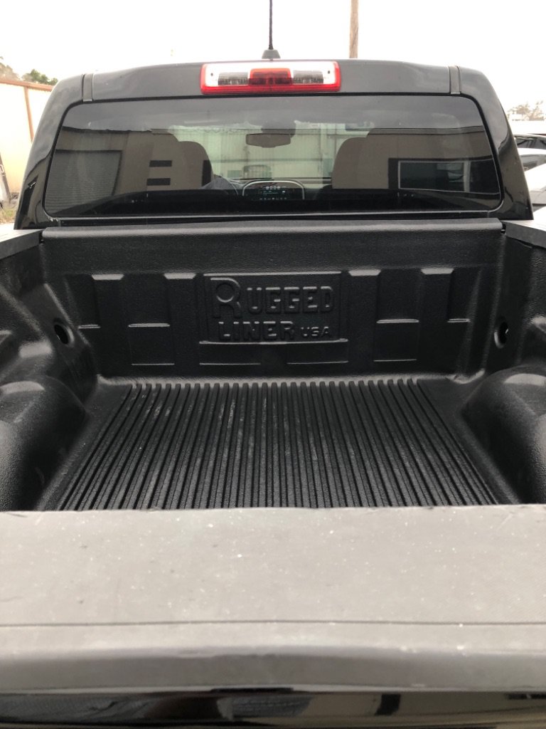 Used 2018 Chevrolet Colorado LT w/ Safety Package RWD image 9