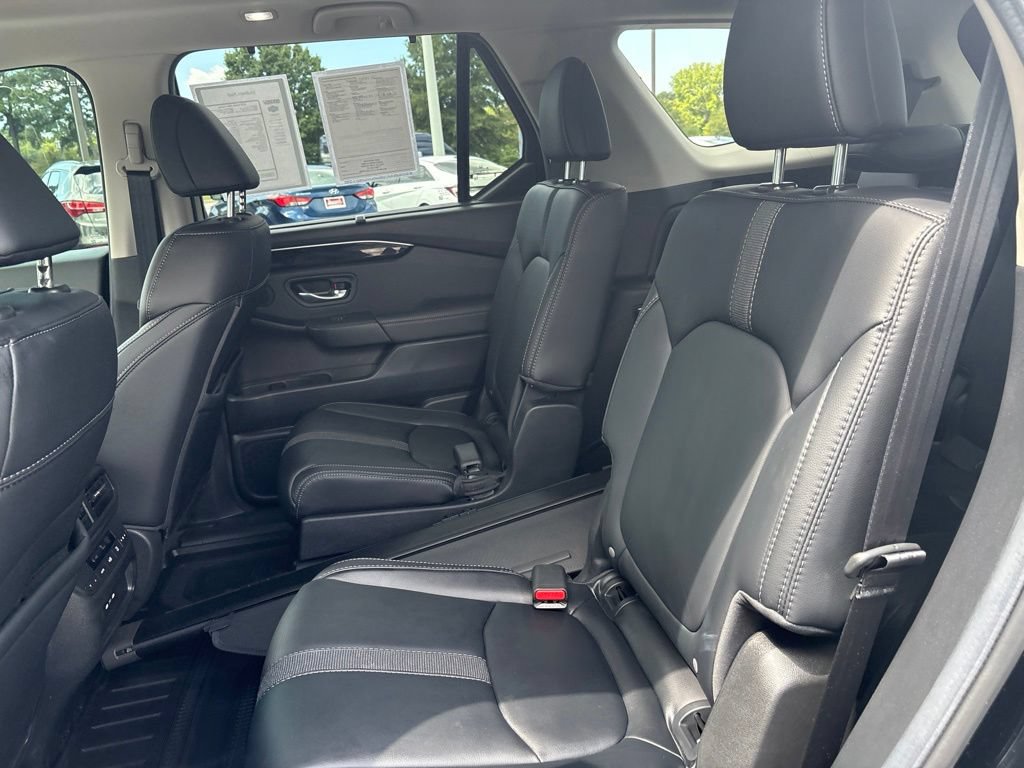 Used 2025 Honda Pilot Touring image 24