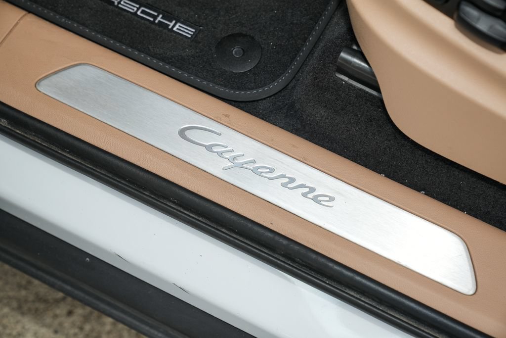 Certified 2022 Porsche Cayenne Coupe AWD/4WD image 20