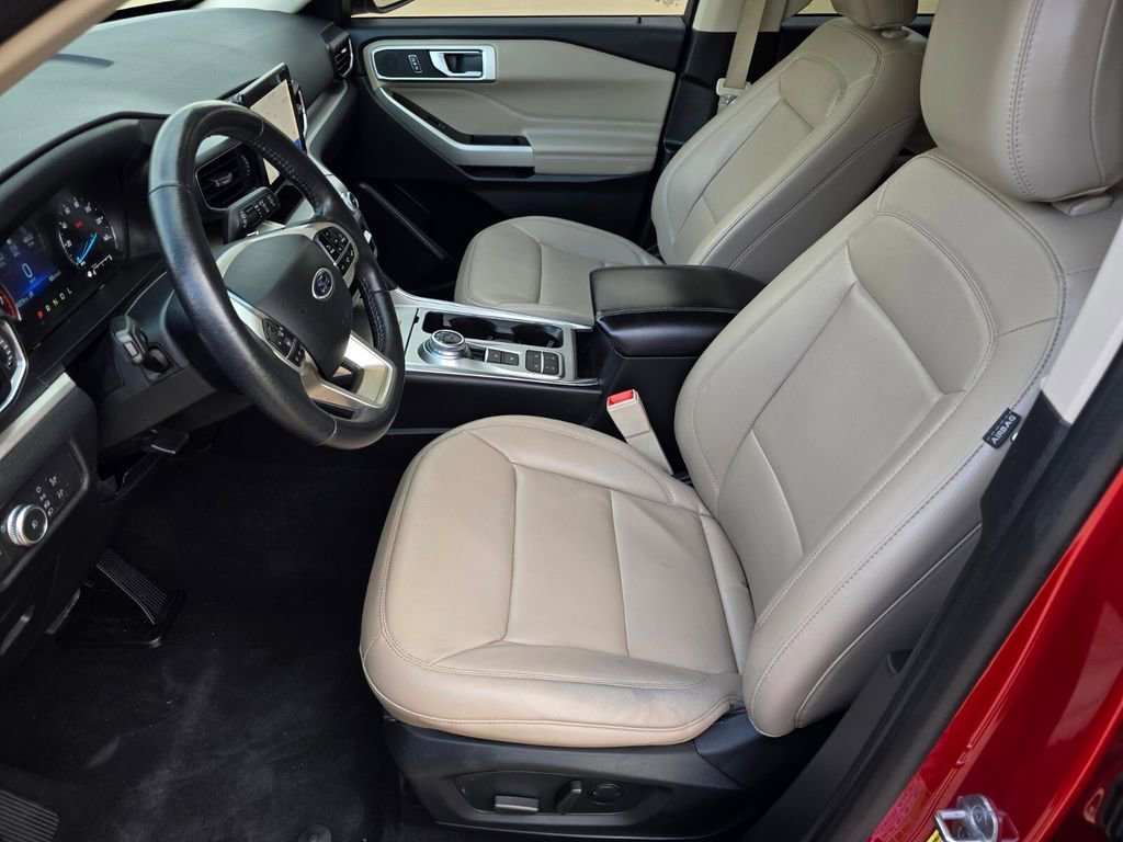 Used 2021 Ford Explorer XLT w/ Equipment Group 202A image 24