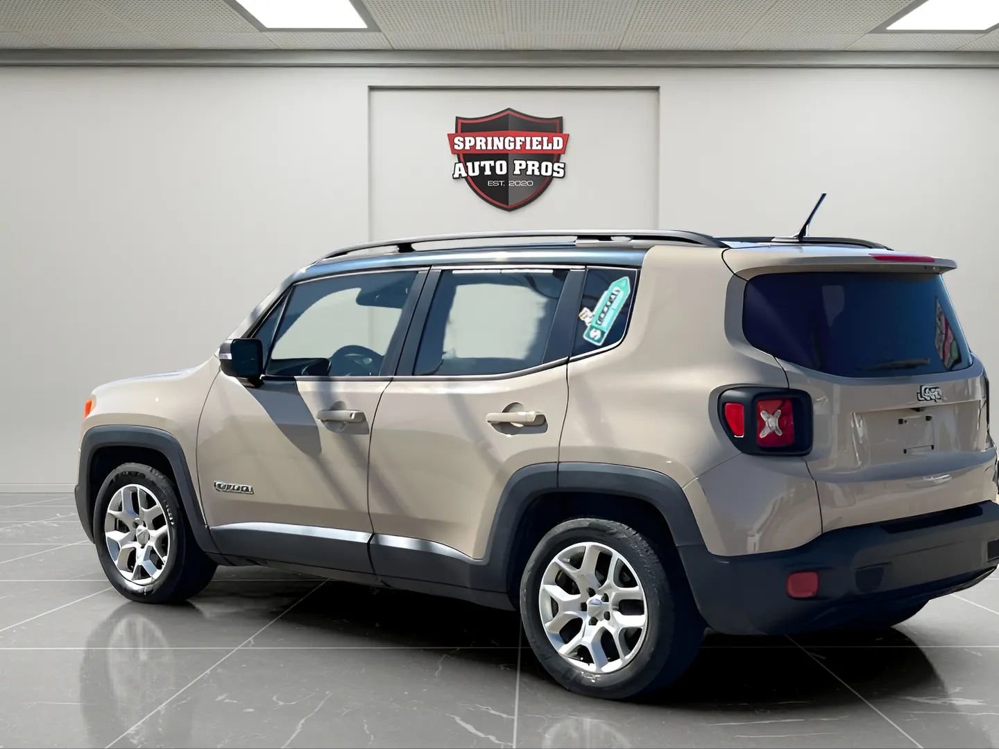 Used 2015 Jeep Renegade Latitude image 3