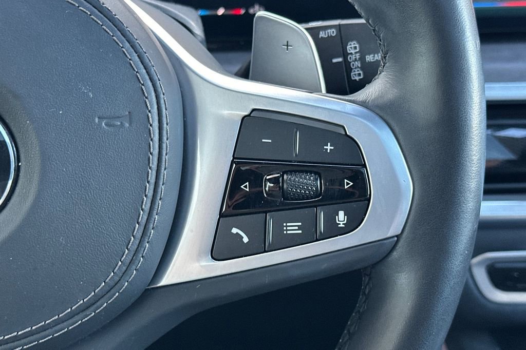 Used 2023 BMW X7 xDrive40i w/ M Sport Package image 28