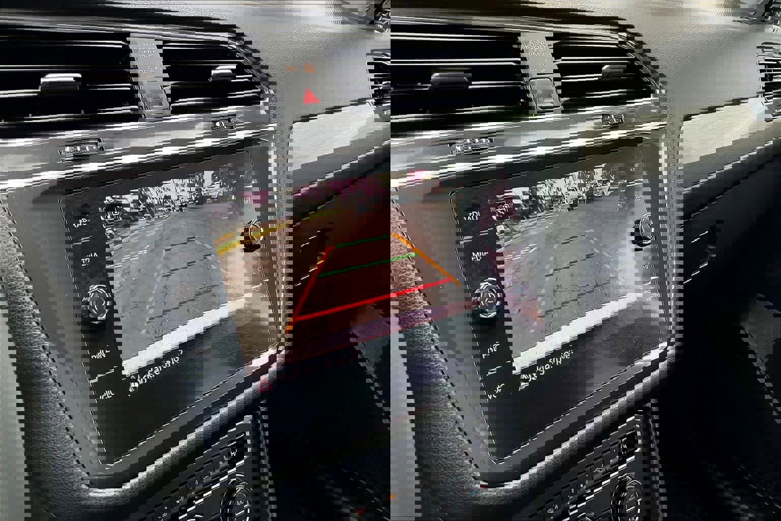 Used 2021 Volkswagen Tiguan SE image 24