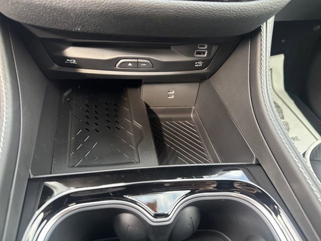 New 2026 Chrysler Pacifica Limited w/ Uconnect Theater Family Group FWD image 23
