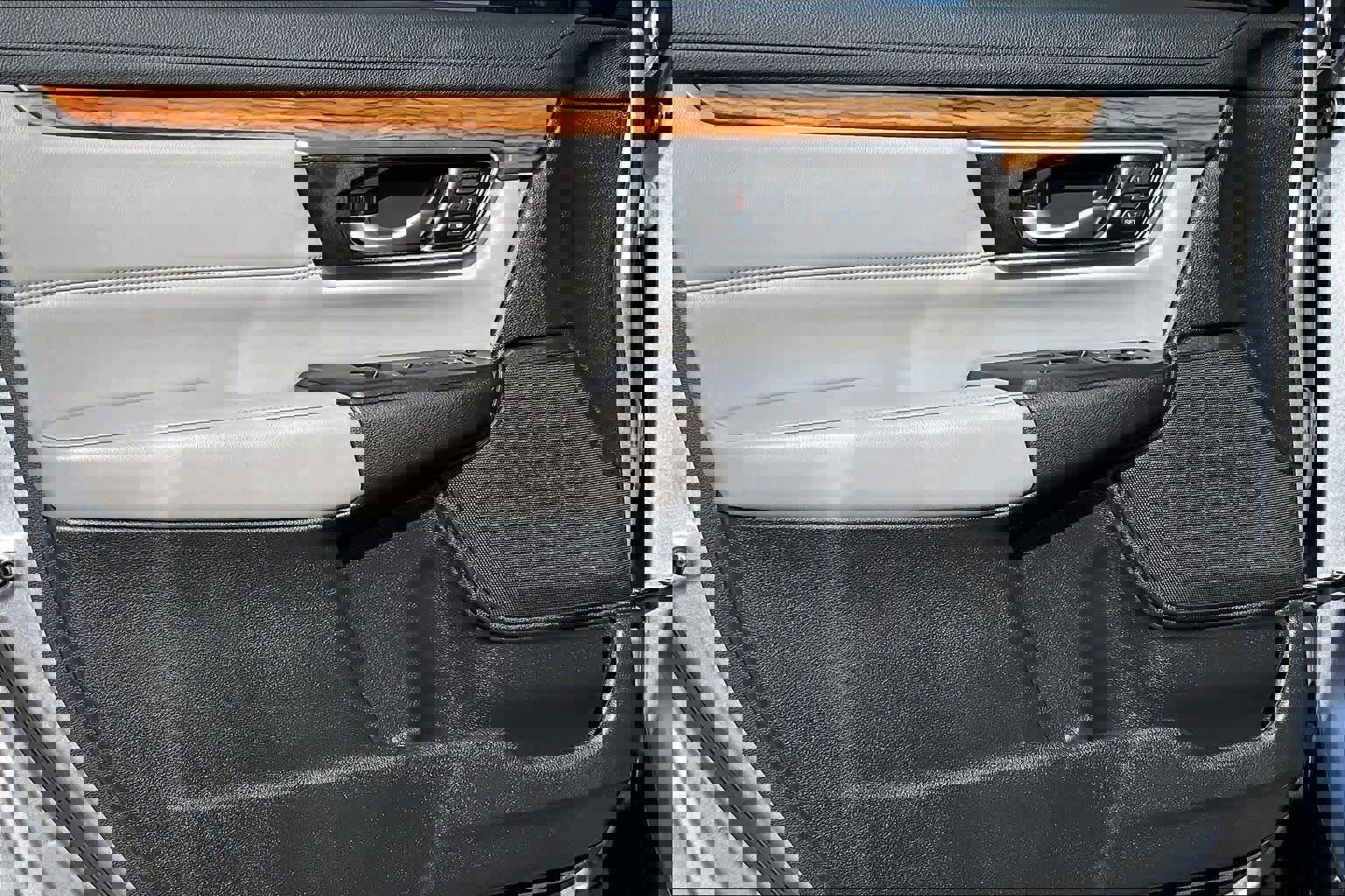 Used 2018 Honda CR-V Touring image 26