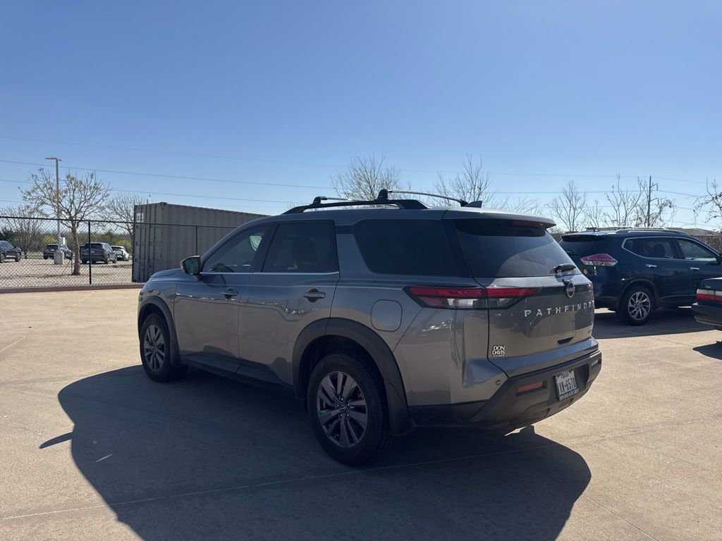 Certified 2024 Nissan Pathfinder SV image 3