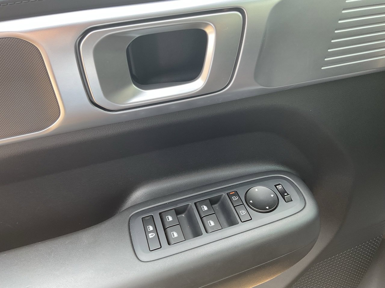 Used 2025 Hyundai Santa Fe SE AWD/4WD image 17