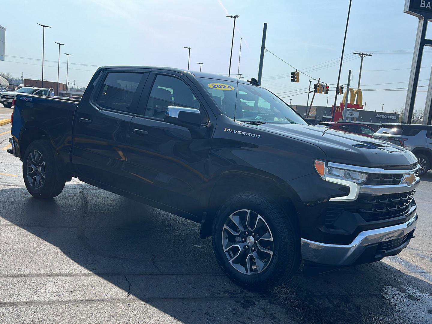 Used 2024 Chevrolet Silverado 1500 LT AWD/4WD image 7