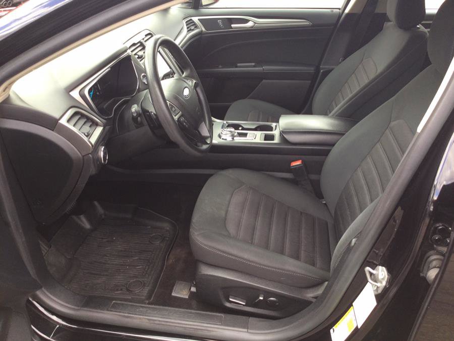 Used 2020 Ford Fusion SE image 18