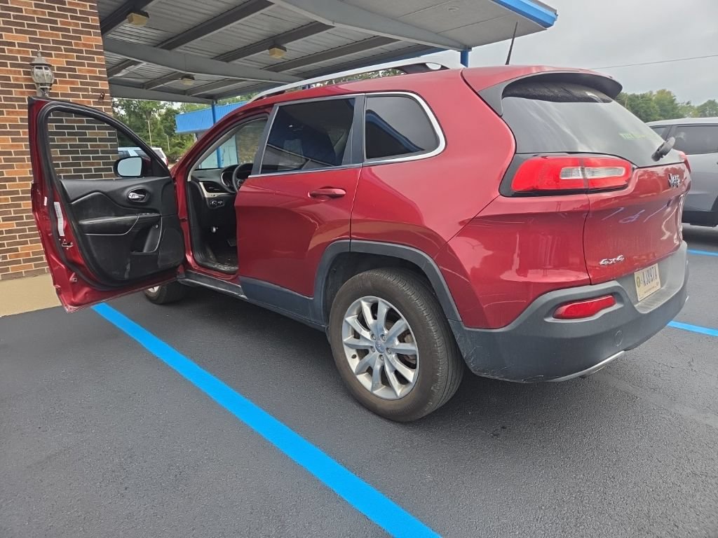 Used 2016 Jeep Cherokee Limited AWD/4WD image 4