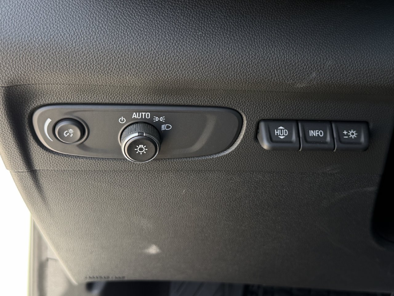 Used 2023 Buick Envision Essence w/ Technology Package I AWD/4WD image 19