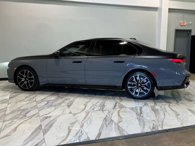 Used 2025 BMW 760i xDrive w/ Executive Package image 61