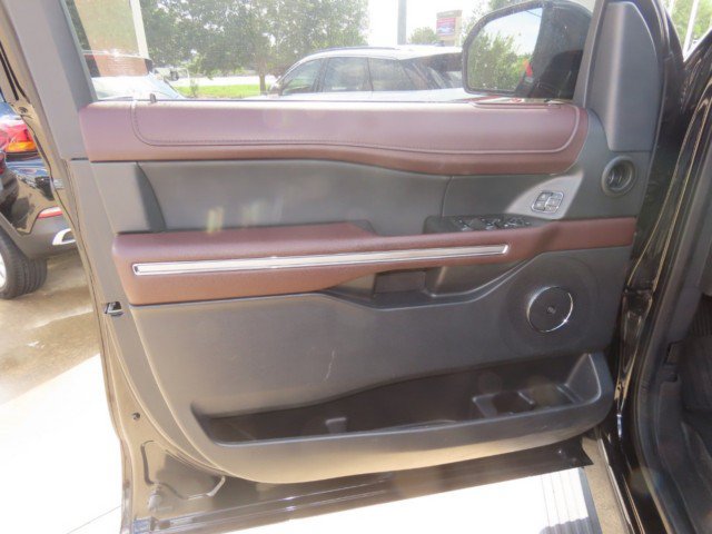 Used 2024 Ford Expedition Max Limited RWD image 24