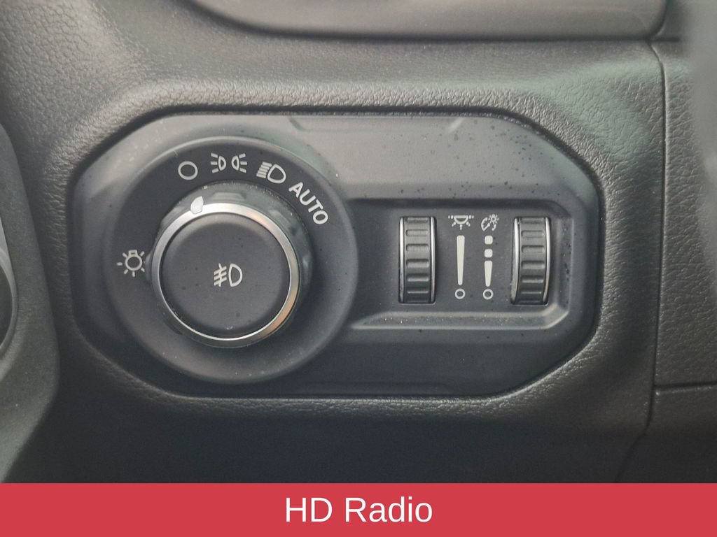 Used 2019 Jeep Wrangler Unlimited Sahara AWD/4WD image 14