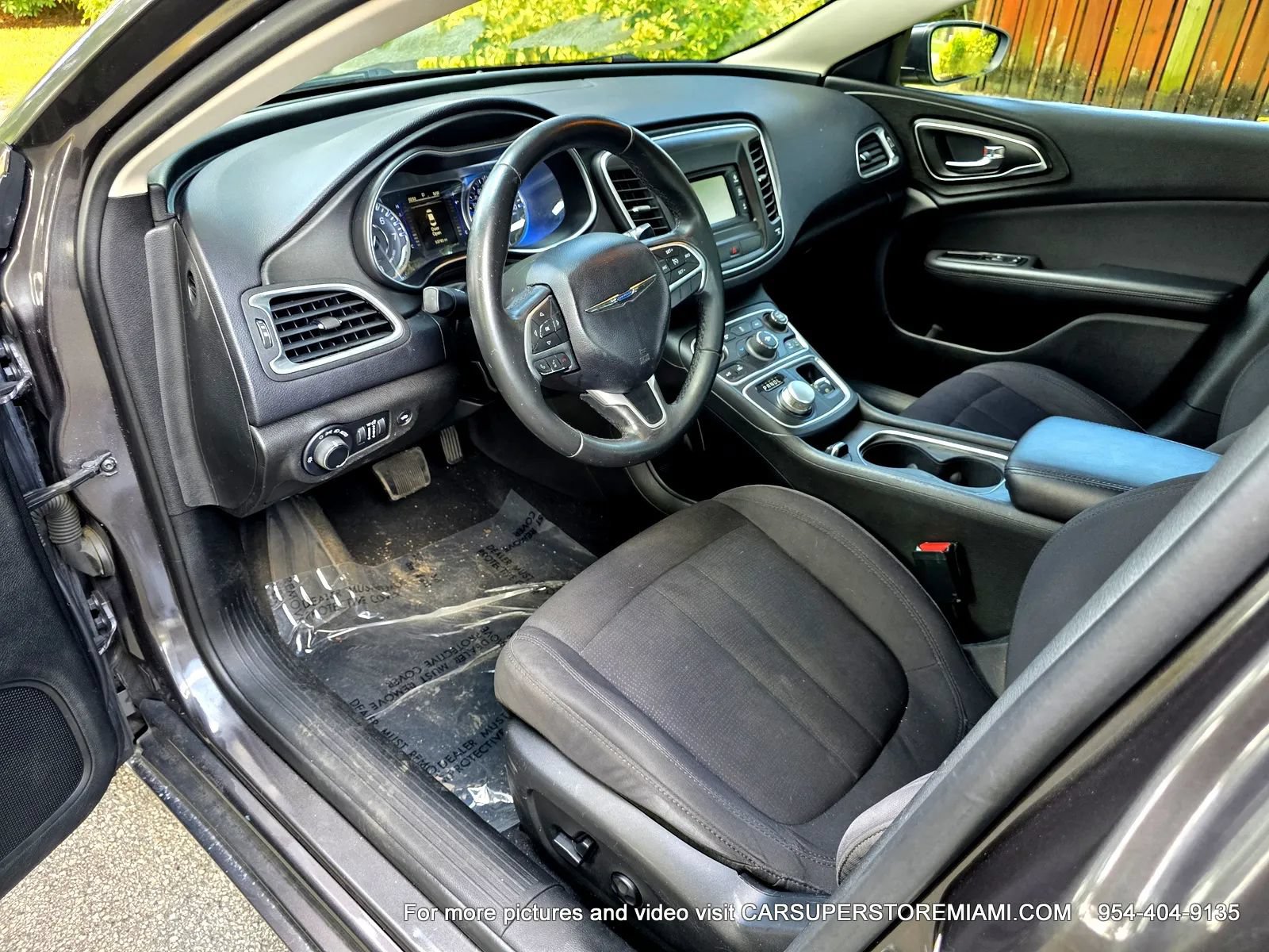 Used 2015 Chrysler 200 Limited w/ Convenience Group FWD image 2
