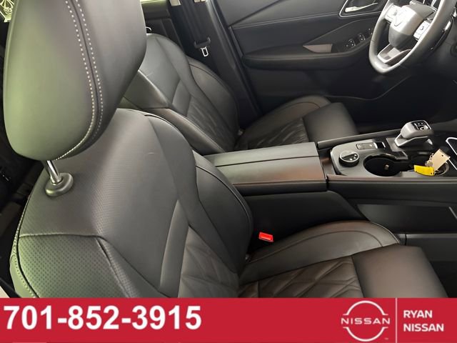 Certified 2025 Nissan Rogue Platinum w/ Tech Package image 30