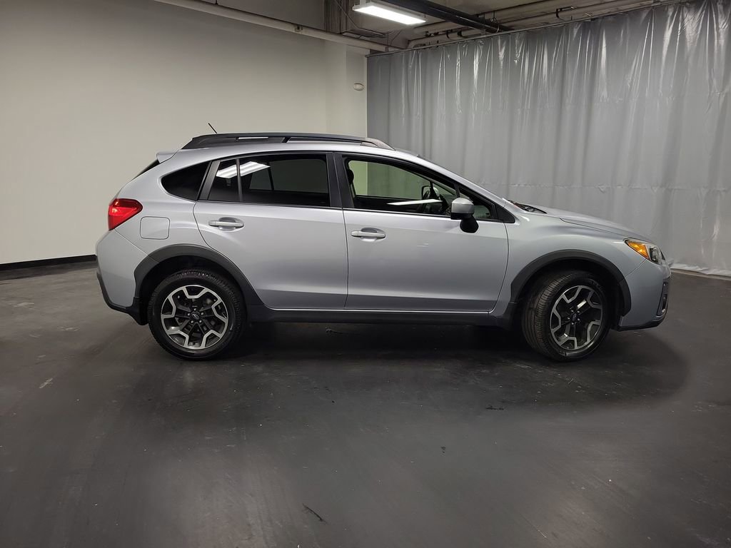 Used 2017 Subaru Crosstrek 2.0i Premium image 10