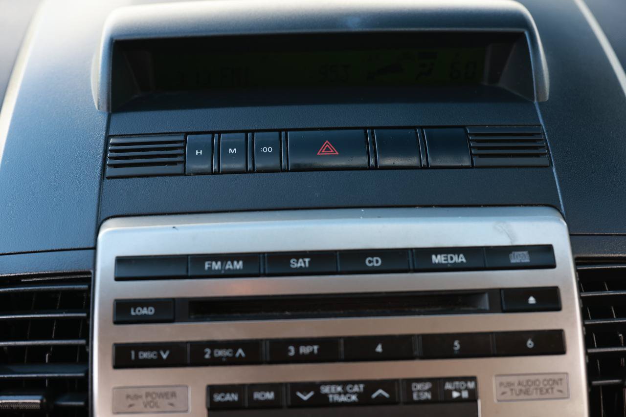 Used 2008 MAZDA MAZDA5 Sport FWD image 35