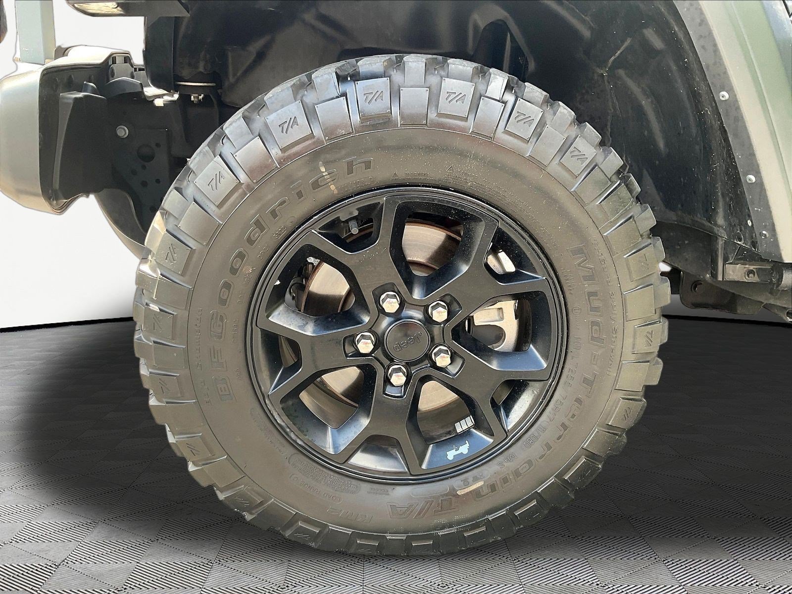 Used 2023 Jeep Wrangler Unlimited Sport AWD/4WD image 33