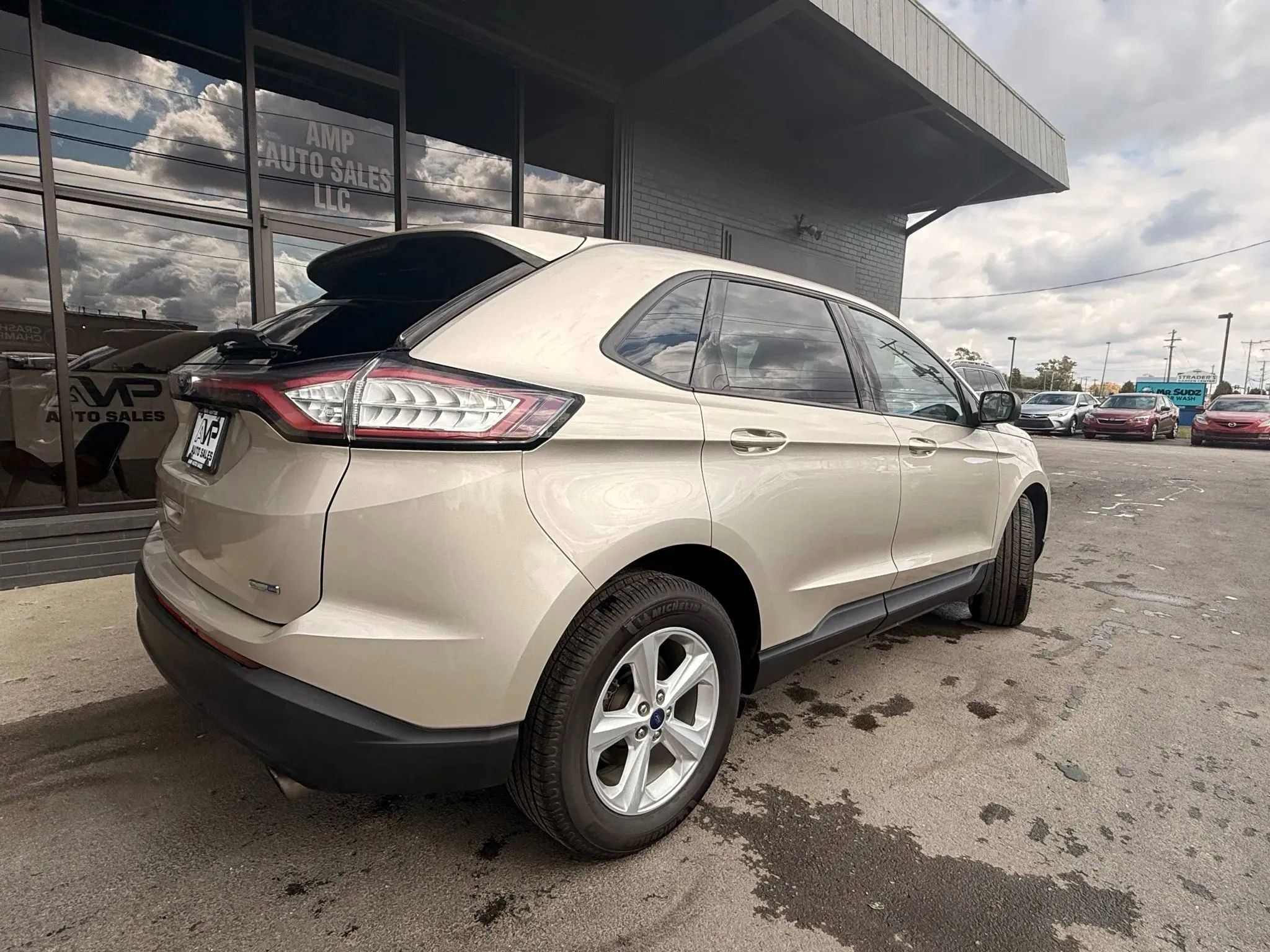 Used 2017 Ford Edge SE AWD/4WD image 5