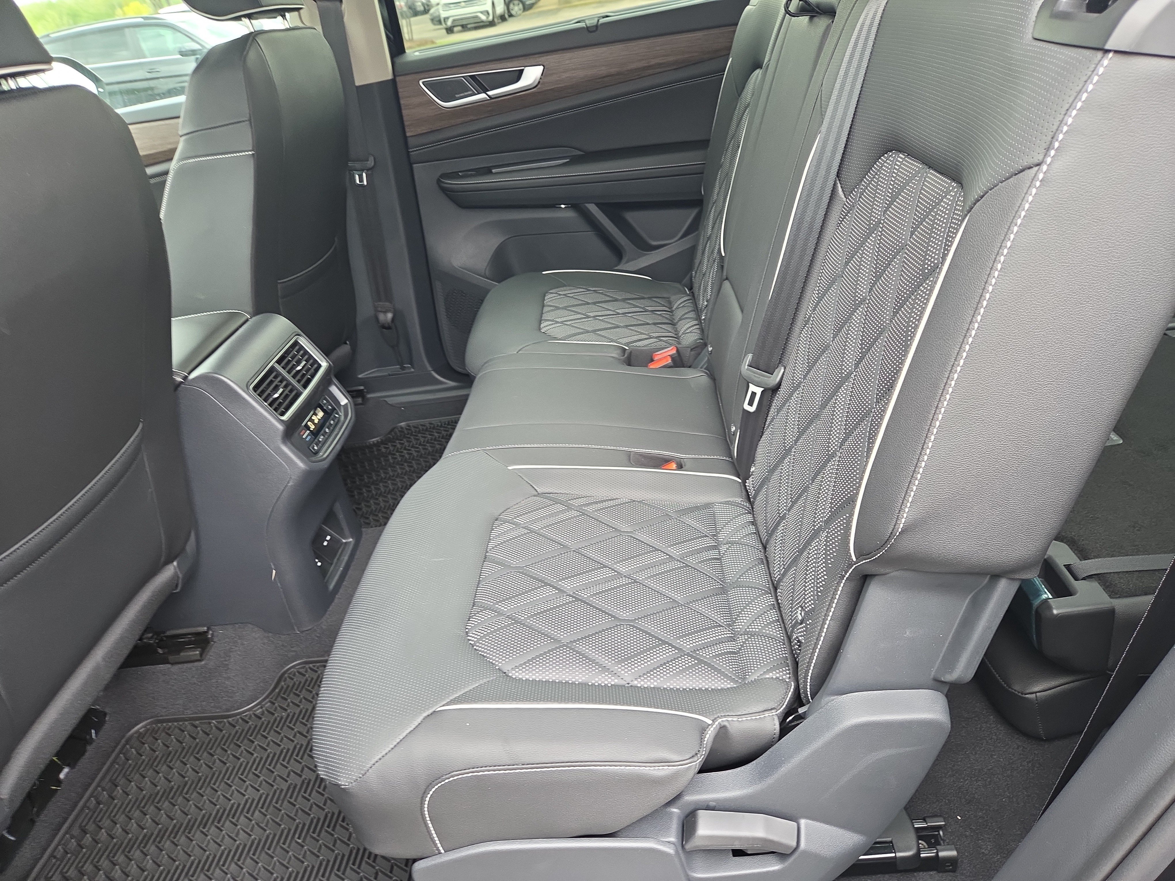 New 2026 Volkswagen Atlas SEL Premium R-Line AWD/4WD image 6