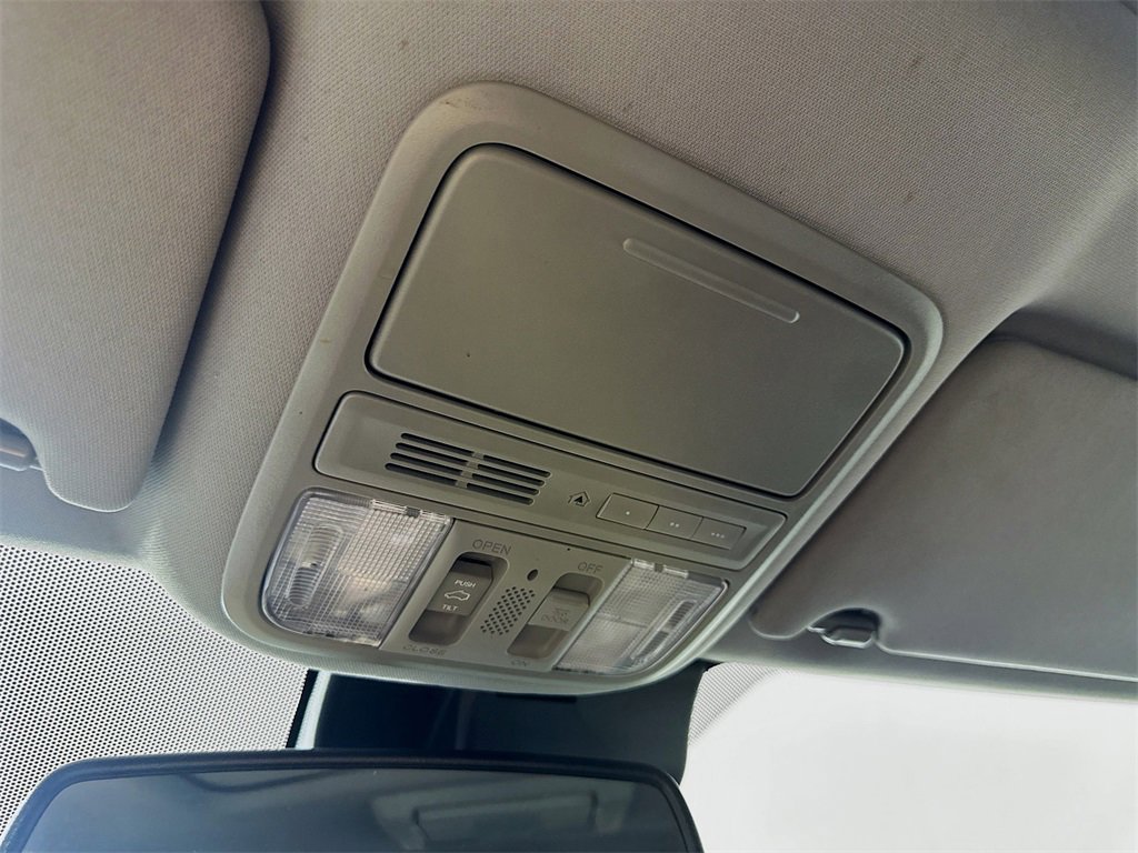 Used 2017 Honda Pilot Touring image 36