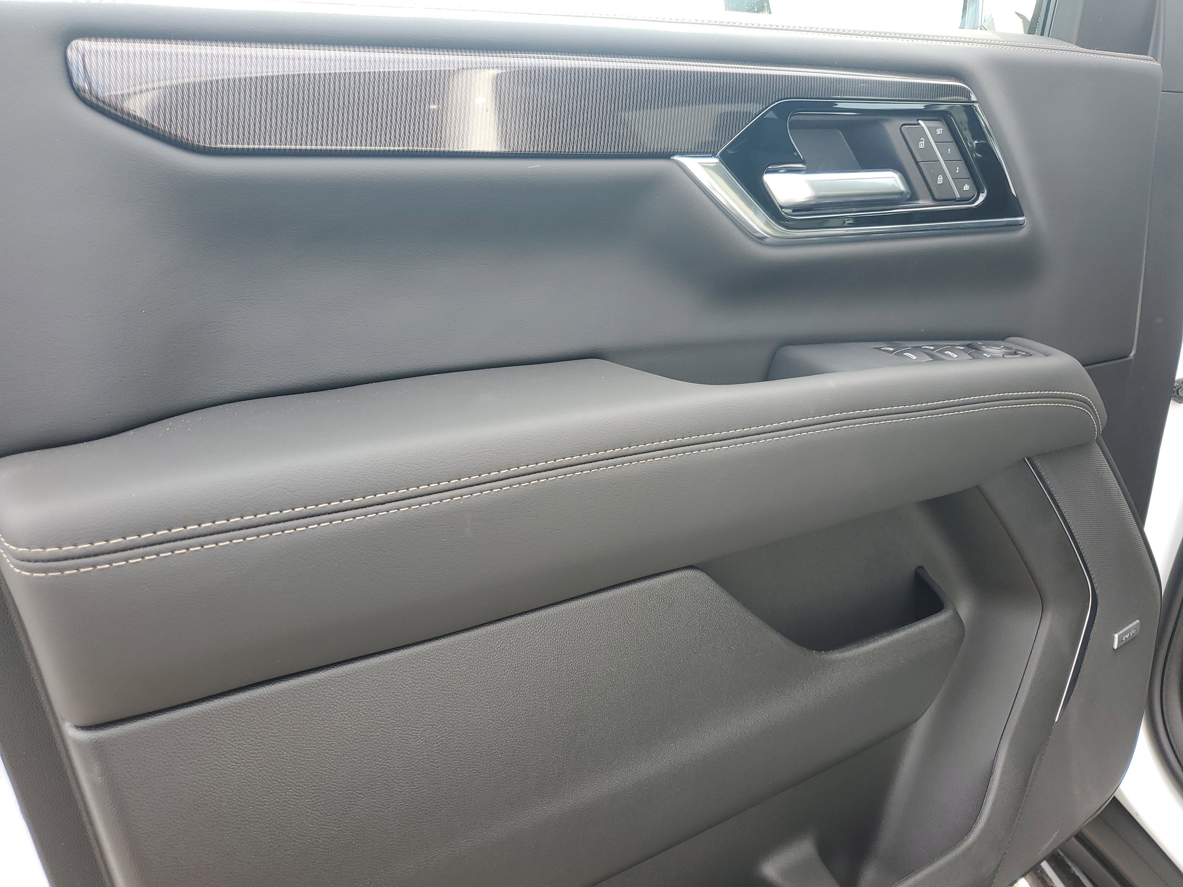 New 2026 GMC Yukon Elevation image 18