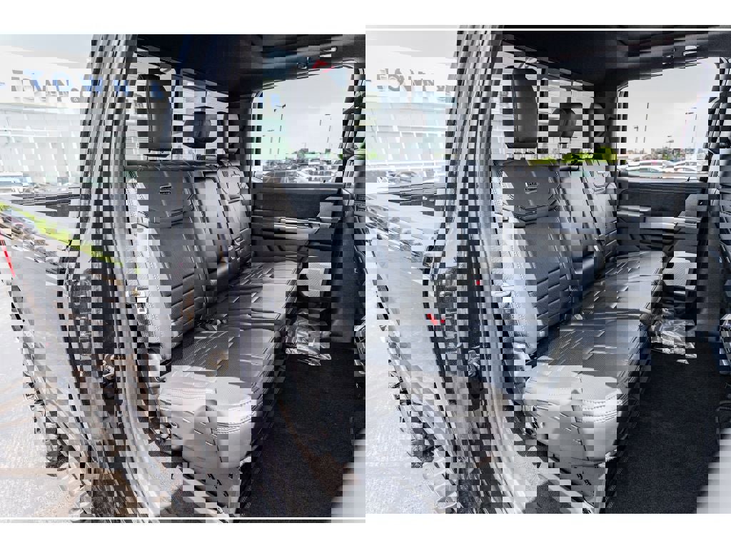 New 2025 Ford F250 Platinum image 26