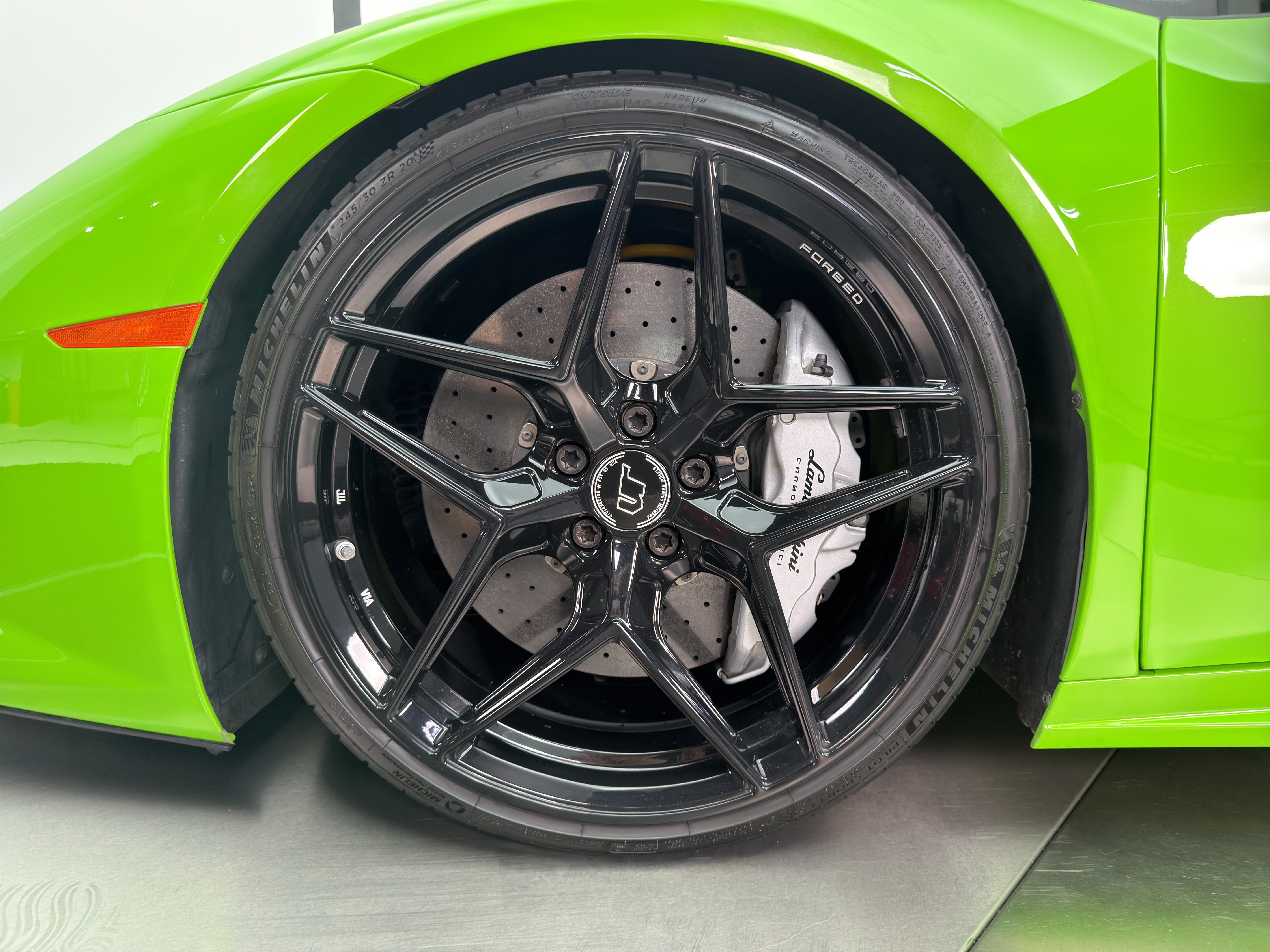 Used 2016 Lamborghini Huracan LP 610-4 AWD/4WD image 13